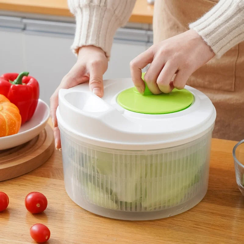 手動野菜脱水器 プラスチック製・手動クランク式・エコフレンドリー・キッチン用 使用シーンイメージ