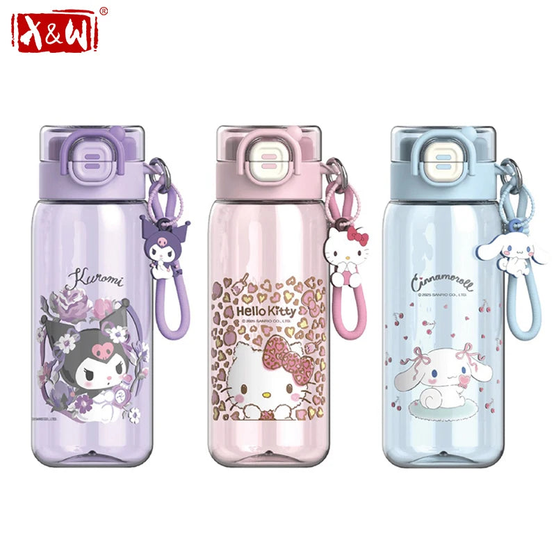 子供用水筒 750ml・ストロー付き・BPAフリー・PCT+PP+シリコン製・アウトドア・旅行用対応 使用シーンイメージ